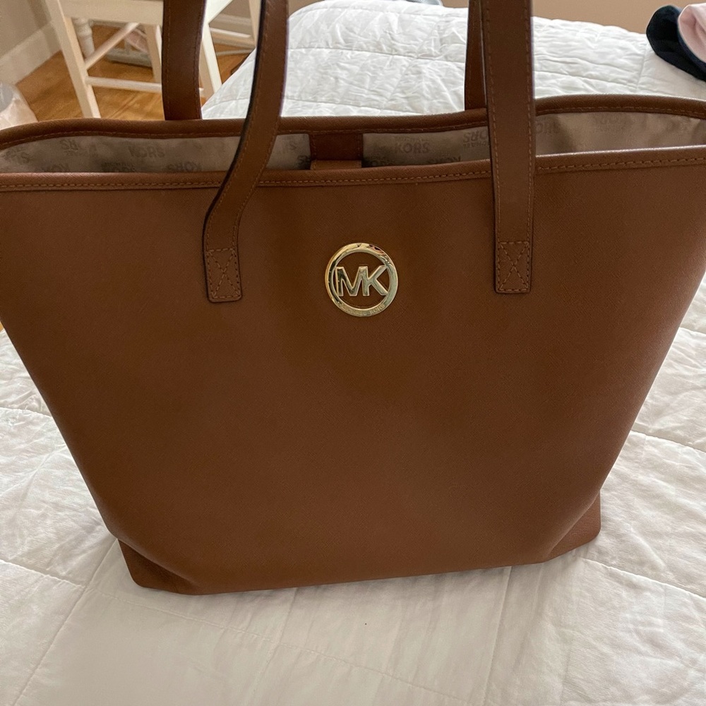 Michael kors purse - Picture 1 of 3
